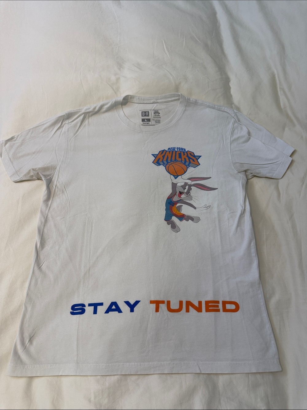 New York Knicks Bugs Bunny 'Stay Tuned' Graphic Tee - White